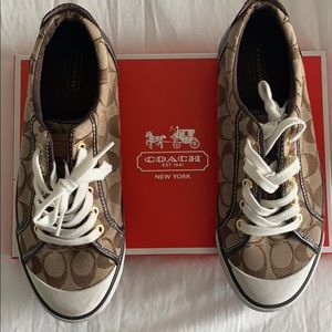 Coach size 9.5 Barrett tennis shoe